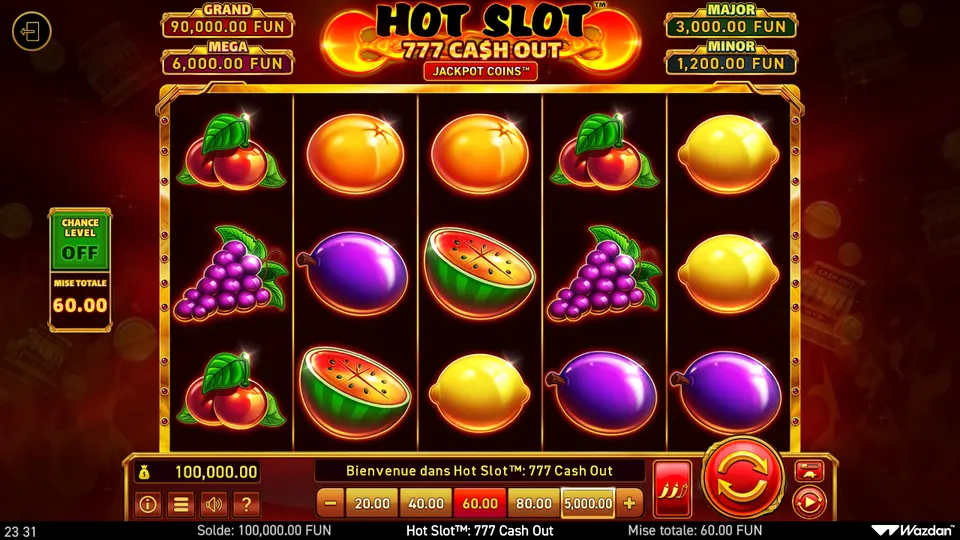 Grille de 5 rouleaux sur 3 rangées de Hot Slot 777 Cash Out avec cerises, oranges, citrons, prunes, raisins et pastèques ; en haut les compteurs GRAND, MEGA, MAJOR et MINOR, à gauche le bouton Chance Level