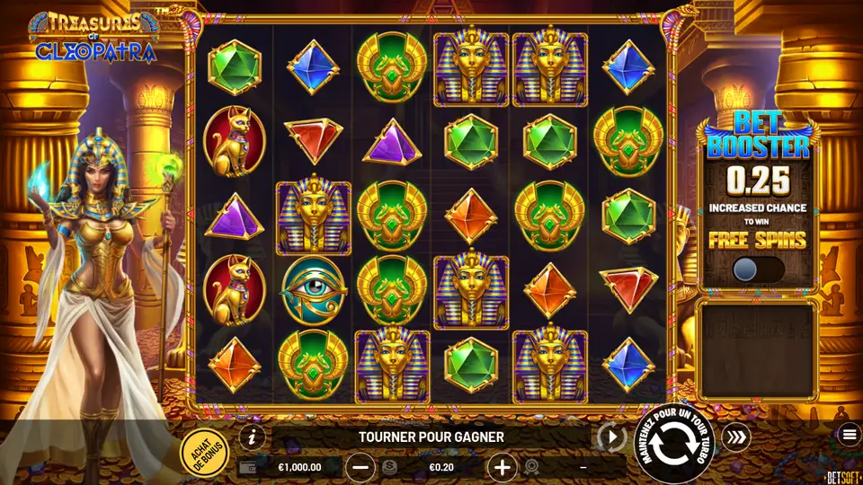 Grille de 6 colonnes sur 5 rangées de Treasures of Cleopatra : masques dorés, médaillons verts, chats dorés, un œil sur médaillon et pierres taillées de couleurs ; à gauche une femme en tenue dorée, à droite le panneau BET BOOSTER 0.25, et une mise de 0.20 en bas